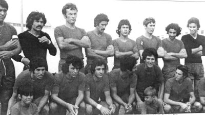 Mariano García junto a amigos y familia