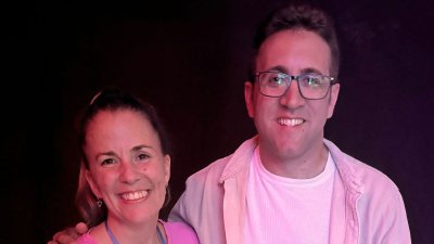 Daniel Moisés junto a su compañera de equipo Davinia Martin