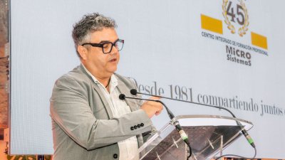 45 años y 140 nuevos titulados en el CIFP Microsistemas 8