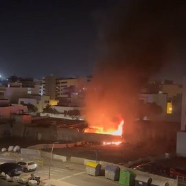 Incendio de una casa abandonada