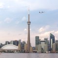 Un avión de Air Canada sobrevuela Toronto