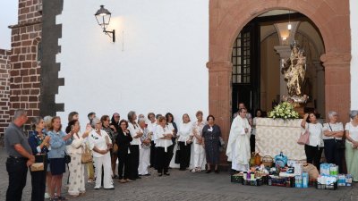 Ofrenda en honor a Nuestra Señora del Carmen en Teguise (Fotos: Norberto de León )