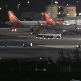 Rueda en el aeropuerto (Imagen: Lanzarote Webcam)