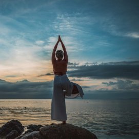 Practicando yoga