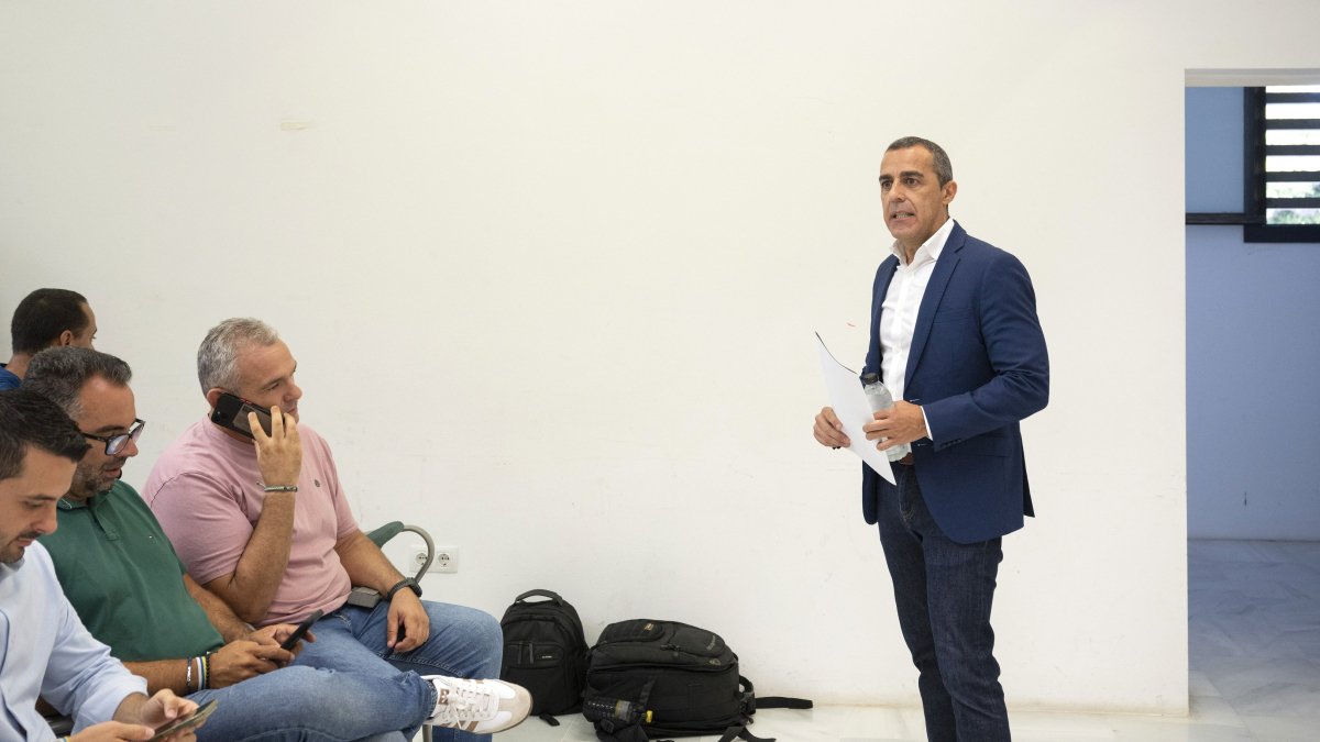 José Montelongo en la rueda de prensa. José Montelongo en la rueda de prensa.