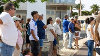 Homenaje a los marineros del Cruz del Mar