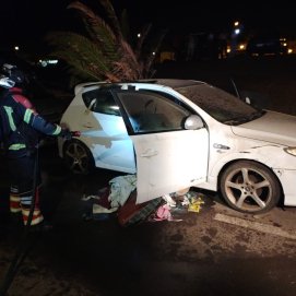 Coche incendiado en Arrecife
