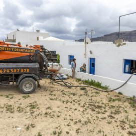 Vaciado de Pozos Negros La Graciosa