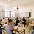 Imagen de archivo de estudiantes realizando un examen