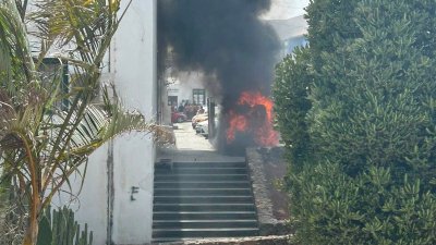 Incendio de contenedores en Playa Blanca