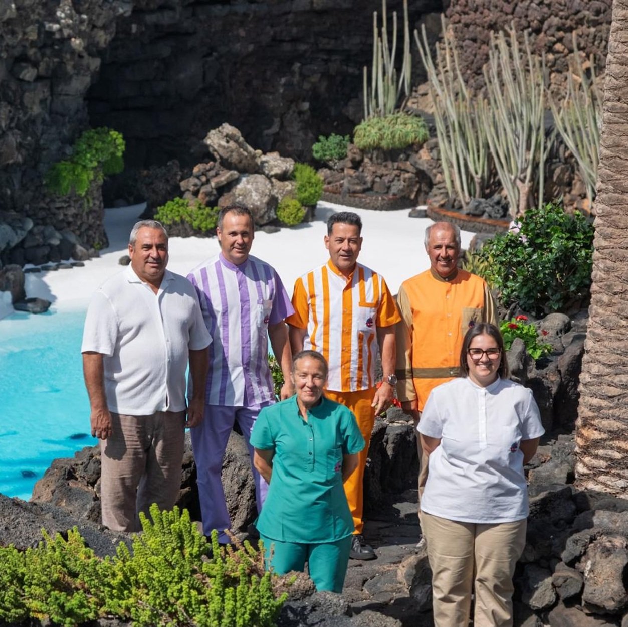 Trabajadores de Jameos del Agua estrenan este martes 28 de julio de 2026 los nuevos uniformes.