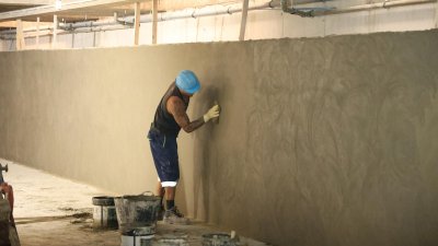 Obreros trabajando en la construcción en Lanzarote. Foto: La Voz.