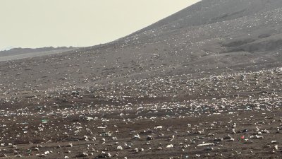 Basura del sábado en la zona del Zonzamas. Foto: Andrea Domínguez
