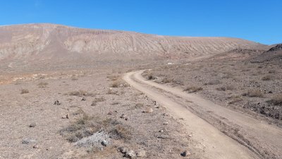 Recogida de los residuos en los alrededores del Zonzamas. Foto: Cabildo de Lanzarote