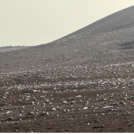 Basura del sábado en la zona del Zonzamas. Foto: Andrea Domínguez