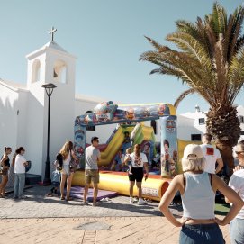 Hinchables en las fiestas de Playa Honda en una imagen de archivo.