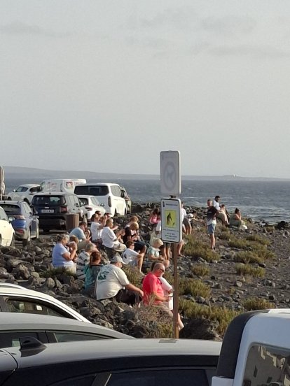 Aglomeraciones de personas para ver el eclipse en Lanzarote. Fotos: Cedidas.