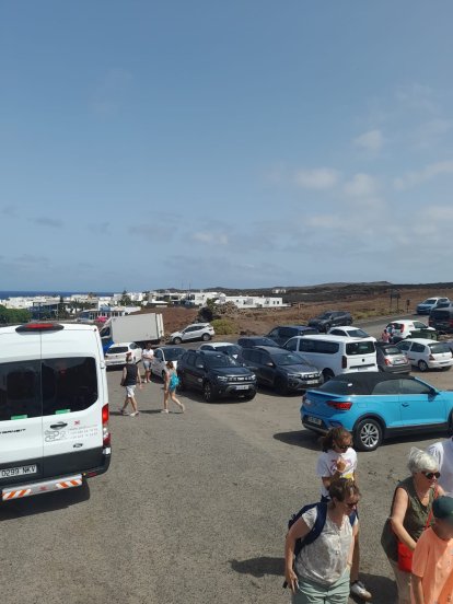 Imagen del problema en los aparcamientos del Charco de los Cliclos