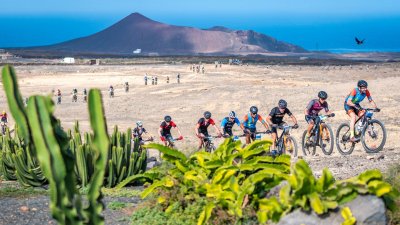 Ciclismo en Lanzarote. Imagen: Turismo Lanzarote.