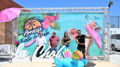 El concejal de Actos y Eventos, Óscar López, con varios compañéros del grupo de Gobierno de Arrecife ayer en la Fiesta de la Chola