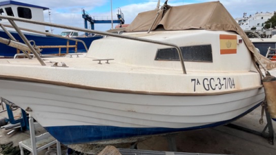 Puertos Canarios subasta cuatro embarcaciones abandonadas en Lanzarote