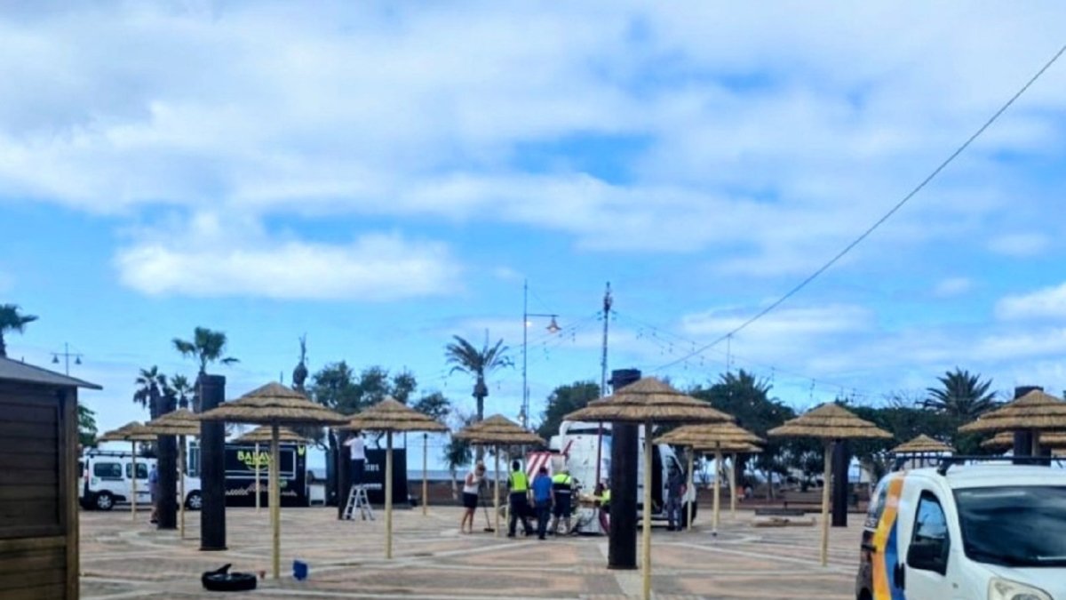 Sombrillas junto a la terraza pública. Foto: Ayuntamiento de Arrecife. Sombrillas junto a la terraza pública. Foto: Ayuntamiento de Arrecife.