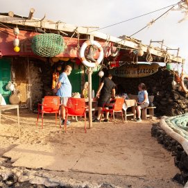 Choza de Emiliano Ventura en la costa de Seifío en Haría. Foto: Juan Mateos.