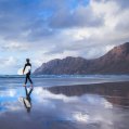 Surfero en Famara Comprar y vender de segunda mano en Lanzarote  guía del mercado local