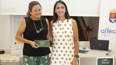 La asociación Mercedes Medina Díaz entrega sus becas a 16 alumnos de Lanzarote. Foto: Juan Mateos