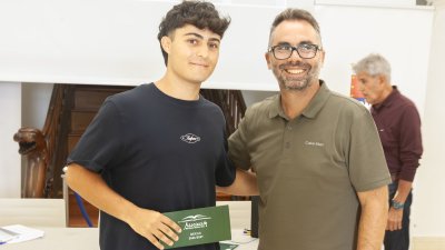 La asociación Mercedes Medina Díaz entrega sus becas a 16 alumnos de Lanzarote. Foto: Juan Mateos