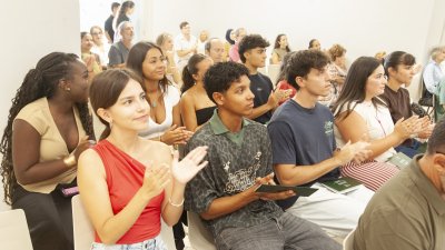 La asociación Mercedes Medina Díaz entrega sus becas a 16 alumnos de Lanzarote. Foto: Juan Mateos