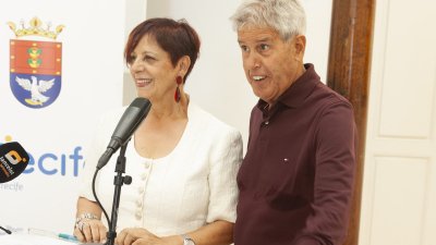 La asociación Mercedes Medina Díaz entrega sus becas a 16 alumnos de Lanzarote. Foto: Juan Mateos
