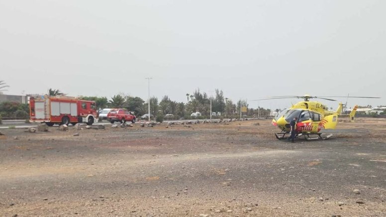 Evacúan en helicóptero a un niño tras sufrir un ahogamiento en un hotel de Playa Blanca