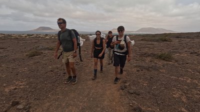 Retirada de residuos de la playa de El Risco