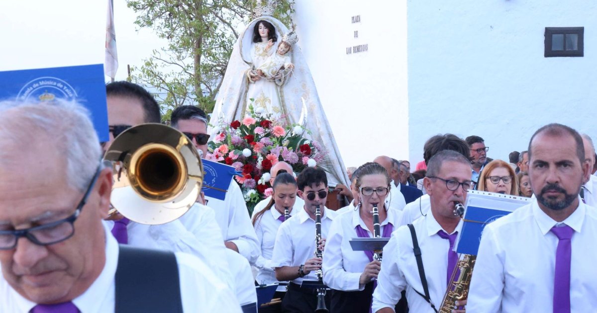 Yaiza dresses up to honor Our Lady of Los Remedios