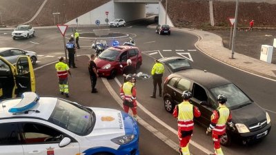 Herido un joven tras una colisión entre dos vehículos en Arrecife