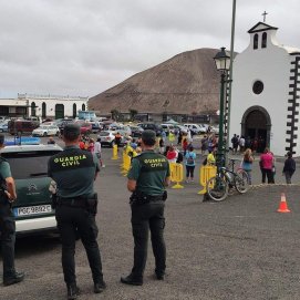 La Guardia Civil vigila la zona de acceso a la ermita en el día de Los Dolores en una foto de archivo