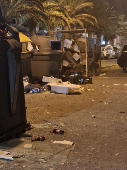 Acumulación de basura en Argana Alta