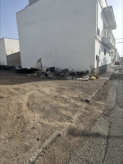 Acumulación de basura en Argana Alta