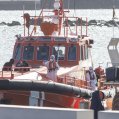Atención de migrantes en Puerto Naos (Fotos: Juan Mateos)