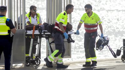 Atención de migrantes en Puerto Naos (Fotos: Juan Mateos)