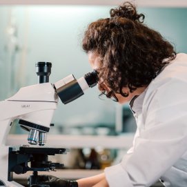 Joven investigadora