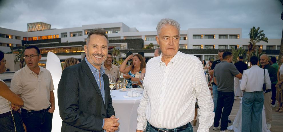 José Juan Cruz Saavedra en el aniversario de Elizabeth rent a Car