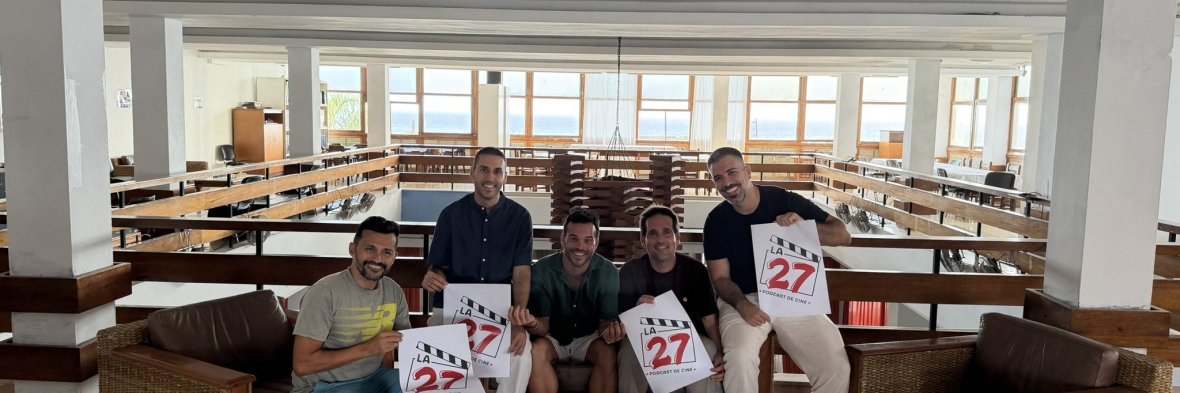 Foto de los protagonistas del podcast La 27 en la Sociedad Democracia