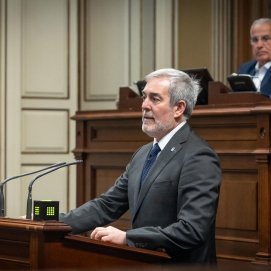 Fernando Clavijo en el Parlamento de Canarias