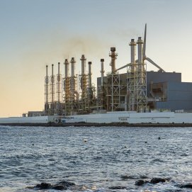 Central de energía térmica de Las Caletas en Lanzarote (Foto: Andrea Domínguez)