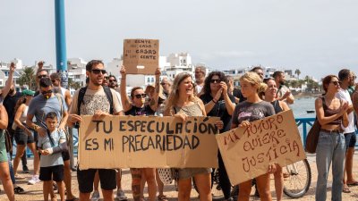 Movilización por una vivienda digna en Lanzarote. Foto: Andrea Domínguez.