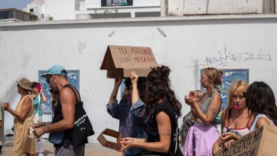 Movilización por una vivienda digna en Lanzarote. Foto: Andrea Domínguez.