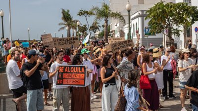 Movilización por una vivienda digna en Lanzarote. Foto: Andrea Domínguez.