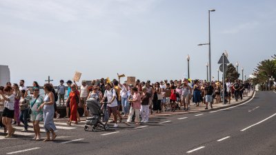 Movilización por una vivienda digna en Lanzarote. Foto: Andrea Domínguez.